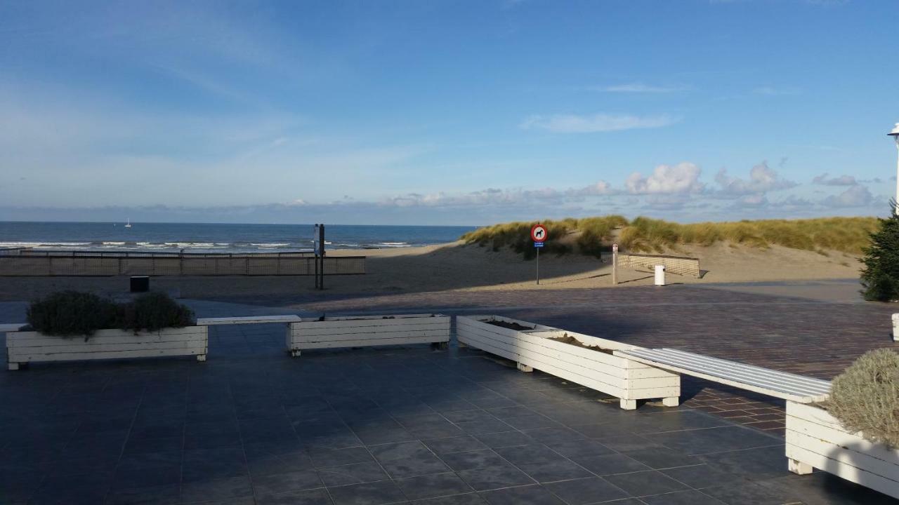 Studio On The Beach With Sea View Middelkerke Exterior foto