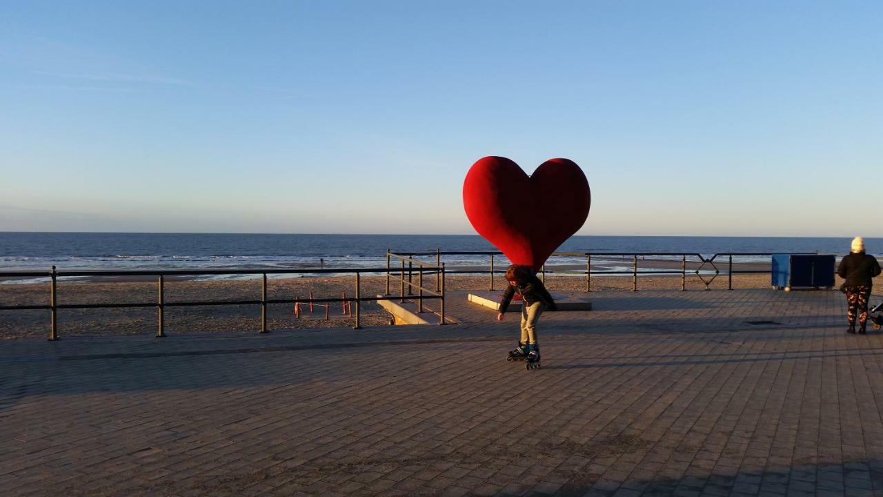 Studio On The Beach With Sea View Middelkerke Exterior foto